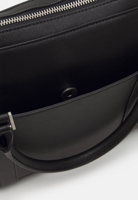 DOC CASE UNISEX - Briefcase BLACK GUESS — Фото, Картинка BAG❤BAG Купить оригинал Украина, Киев, Житомир, Львов, Одесса ❤bag-bag.com.ua