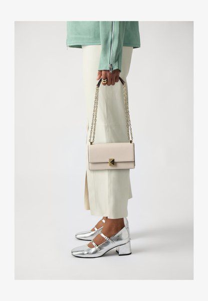 Kate Spade New York Deco Colorblocked Pebbled Mini Flap Chain Crossbody Bag Offwhite Offwhite KJ690-T3U &mdash; фото 1 з 6