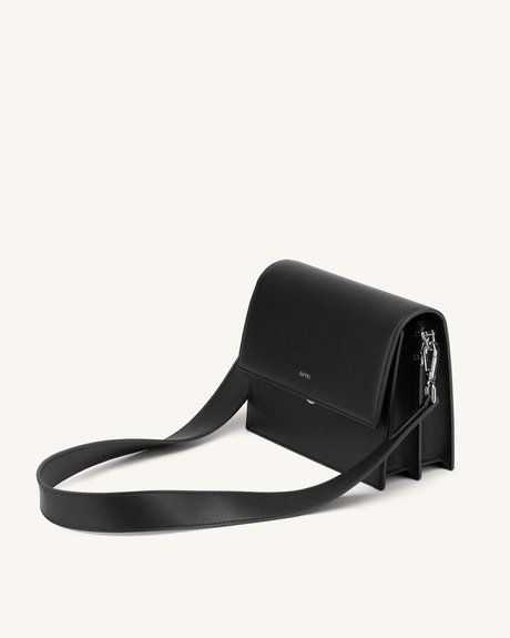 JW PEI Mini Flap Crossbody BLACK BG60682JWP &mdash; фото 1 из 4