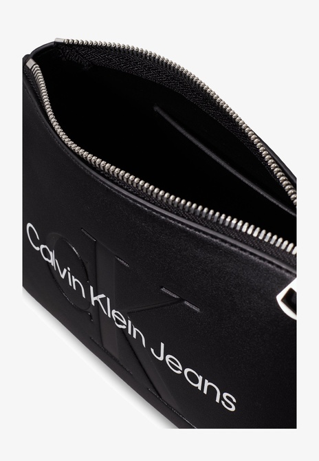 SCULPTED CAMERA POUCH MONO - Crossbody Bag Fashion black Calvin Klein — Фото, Картинка BAG❤BAG Купить оригинал Украина, Киев, Житомир, Львов, Одесса ❤bag-bag.com.ua