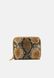 LAUREL SMALL ZIP AROUND - Wallet Amber / Multi-coloured GUESS — 1/5 Фото, Картинка BAG❤BAG Купить оригинал Украина, Киев, Житомир, Львов, Одесса ❤bag-bag.com.ua