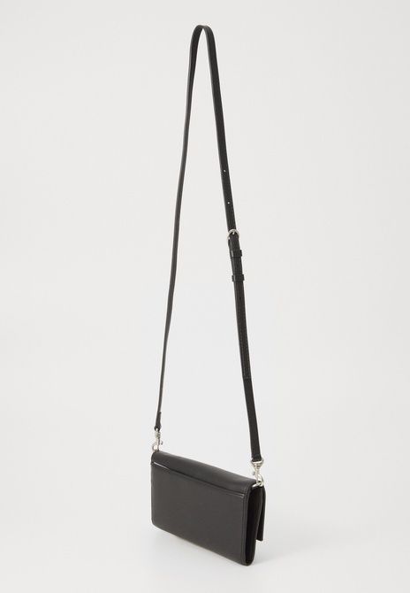 Calvin Klein Sculpted Long Fold Strap Crossbody Bag Black BLACK LV04K1006G &mdash; фото 2 из 6