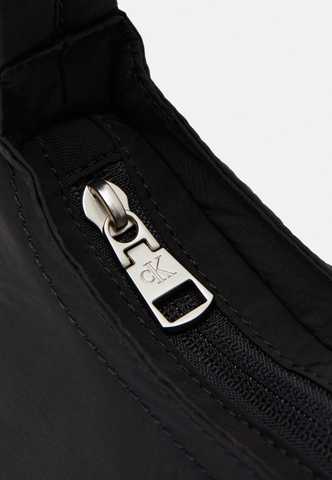 Calvin Klein Jeans CITY ROUND SHOULDER - Handbag - travertine/beige 
