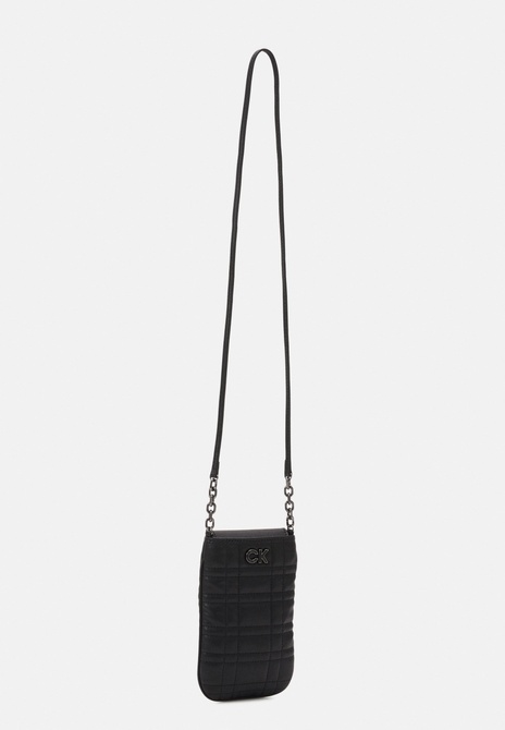 RE-LOCK QUILT PHONE POUCH - Crossbody Bag BLACK Calvin Klein — Фото, Картинка BAG❤BAG Купить оригинал Украина, Киев, Житомир, Львов, Одесса ❤bag-bag.com.ua