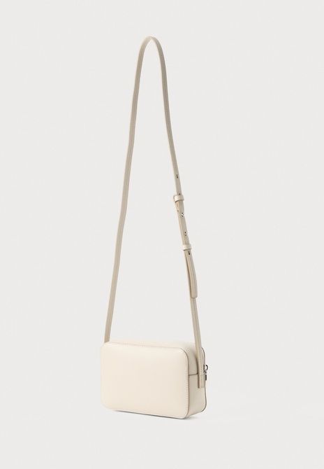 Calvin Klein Foil Elongated Camera Bag Cross Body Bag Chateau / Desert Taupe LV04F3276G &mdash; фото 2 из 4