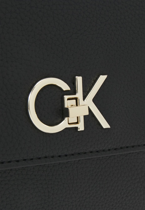 LOCK BODY - Handbag BLACK Calvin Klein — Фото, Картинка BAG❤BAG Купить оригинал Украина, Киев, Житомир, Львов, Одесса ❤bag-bag.com.ua