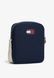TOMMY HILFIGER Varsity Logo Canvas Crossbody Reporter Bag Cross Body Bag Dark night navy AM0AM14223-C1G &mdash; фото 3 з 5