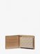 Logo and Faux Leather Stripe Wallet With Passcase Gift Set Yellow MICHAEL KORS — 2/4 Фото, Картинка BAG❤BAG Купить оригинал Украина, Киев, Житомир, Львов, Одесса ❤bag-bag.com.ua