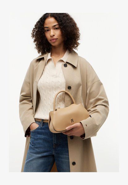 TOMMY HILFIGER Logotape Mini Satchel Handbag Classic khaki AW0AW18743-RBL &mdash; фото 1 из 5