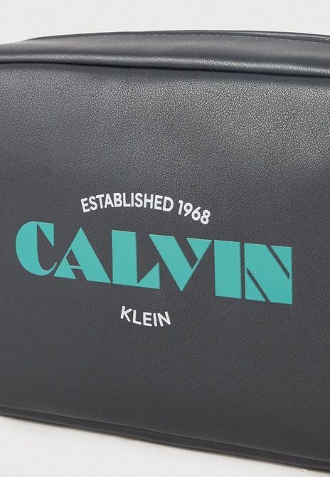 Calvin Klein Graphic Kit Wash Bag BLACK LV04D1254G-UB1 &mdash; фото 5 из 5