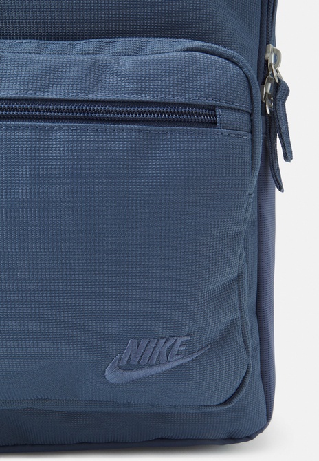 HERITAGE UNISEX - Backpack Diffused blue Nike — Фото, Картинка BAG❤BAG Купить оригинал Украина, Киев, Житомир, Львов, Одесса ❤bag-bag.com.ua