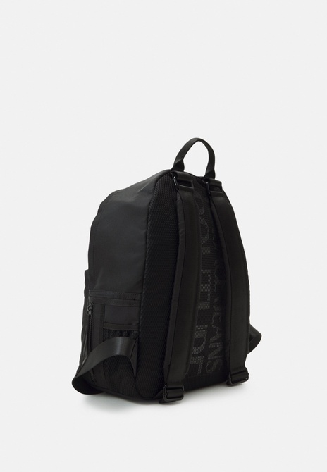 RANGE BOX LOGO - SKETCH 1 BagS UNISEX - Backpack BLACK Versace — Фото, Картинка BAG❤BAG Купить оригинал Украина, Киев, Житомир, Львов, Одесса ❤bag-bag.com.ua