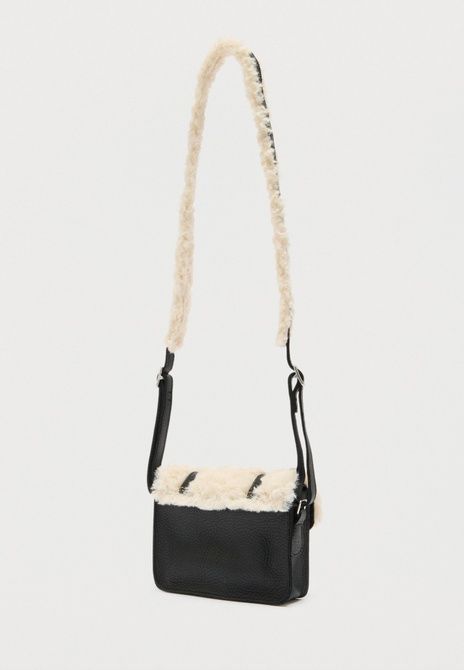 Dr. Martens Unisex Cross Body Bag Black BLACK AC917084-B &mdash; фото 2 из 4