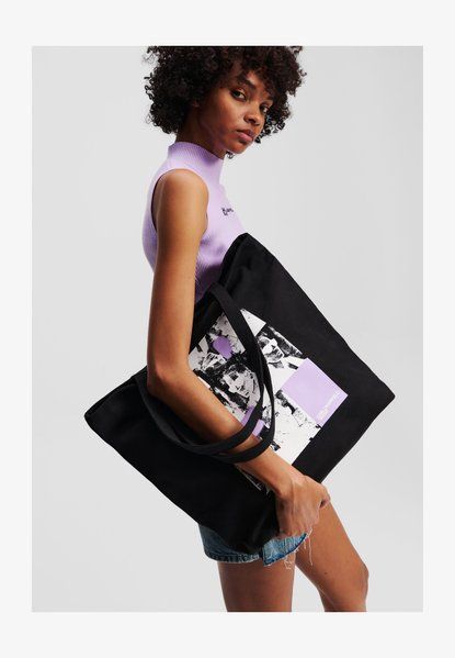 KARL LAGERFELD Cameo Print Shopper Tote Bag Black BLACK A3W50070 &mdash; фото 1 из 5