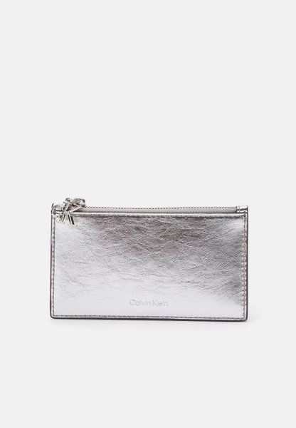 Calvin Klein Metallic Zip Cardcase Wallet Silver-Coloured Silver-coloured LV04F1123G &mdash; фото 1 з 6