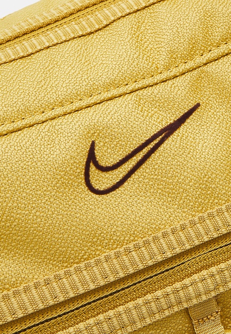 ONE CLUB Bag - Sports Bag Wheat gold Nike — Фото, Картинка BAG❤BAG Купить оригинал Украина, Киев, Житомир, Львов, Одесса ❤bag-bag.com.ua