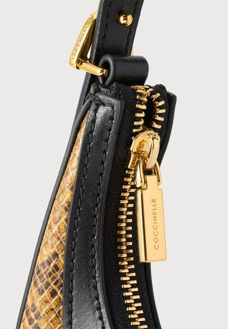 Coccinelle Handbag Yellow / Black E5 VSD 53 01 01-753 &mdash; фото 4 из 4