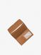 Large Logo and Leather Tri-Fold Wallet BRN / ACORN MICHAEL KORS — 2/2 Фото, Картинка BAG❤BAG Купить оригинал Украина, Киев, Житомир, Львов, Одесса ❤bag-bag.com.ua