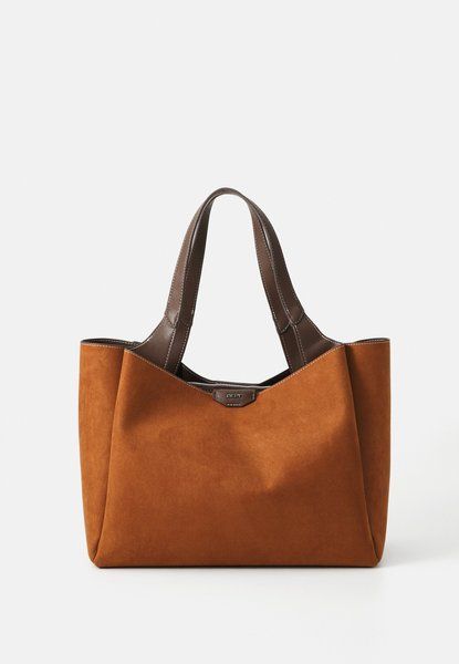 DKNY Willa Tote Tote Bag Saddle SADDLE R53AMG32 &mdash; фото 1 из 5