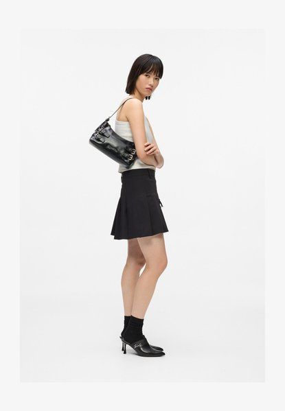 KARL LAGERFELD Handbag BLACK B1W30156-999 &mdash; фото 1 из 5