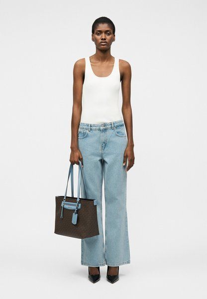 MICHAEL KORS Jet Set Travel Tote Bag LIGHT BLUE 30S6GTVT2Y-464 &mdash; фото 1 из 5