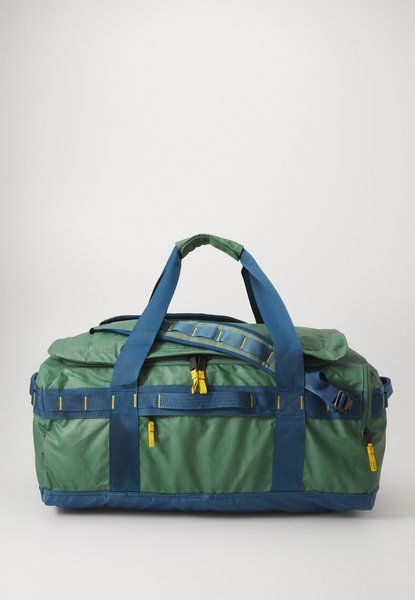 The North Face Base Camp Voyager Duffel 62L Unisex Sports Bag Duck Green / Shady Blue NF0A52S3-NFA72 &mdash; фото 1 из 8