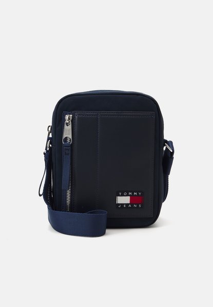 SURPLUS REPORTER UNISEX - Crossbody Bag Dark night navy TOMMY HILFIGER — Фото, Картинка BAG❤BAG Купить оригинал Украина, Киев, Житомир, Львов, Одесса ❤bag-bag.com.ua