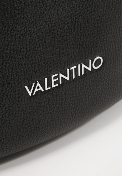 BRONN - Belt Bag BLACK Valentino Bags — Фото, Картинка BAG❤BAG Купить оригинал Украина, Киев, Житомир, Львов, Одесса ❤bag-bag.com.ua