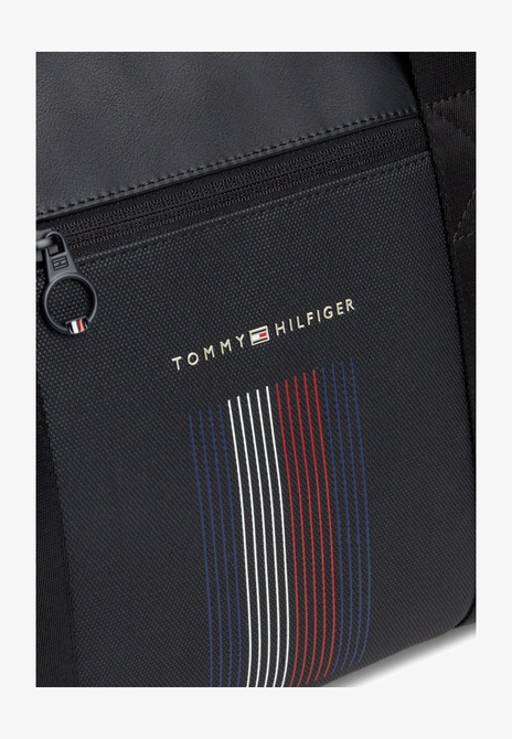 FOUNDATION DUFFLE UNISEX - Weekend Bag BLACK TOMMY HILFIGER — Фото, Картинка BAG❤BAG Купить оригинал Украина, Киев, Житомир, Львов, Одесса ❤bag-bag.com.ua