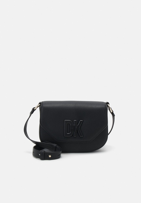 SEVENTH AVENUE - Crossbody Bag BLACK DKNY — Фото, Картинка BAG❤BAG Купить оригинал Украина, Киев, Житомир, Львов, Одесса ❤bag-bag.com.ua