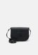 SEVENTH AVENUE - Crossbody Bag BLACK DKNY — 1/4 Фото, Картинка BAG❤BAG Придбати оригінал Україна, Київ, Житомир, Львів, Одеса ❤bag-bag.com.ua