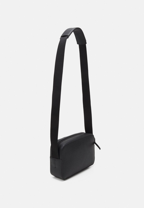 MINIMAL FOCUS CAMERA Bag UNISEX - Crossbody Bag BLACK Calvin Klein — Фото, Картинка BAG❤BAG Купить оригинал Украина, Киев, Житомир, Львов, Одесса ❤bag-bag.com.ua