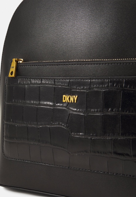 SIMONA BACKPACK SET - Backpack Black / Gold-coloured DKNY — Фото, Картинка BAG❤BAG Купить оригинал Украина, Киев, Житомир, Львов, Одесса ❤bag-bag.com.ua