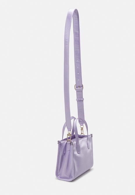 SILVANA - Crossbody Bag Lavender GUESS — Фото, Картинка BAG❤BAG Купить оригинал Украина, Киев, Житомир, Львов, Одесса ❤bag-bag.com.ua
