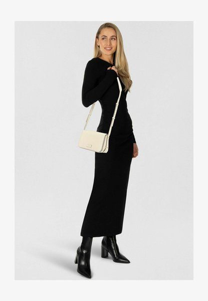 Kate Spade New York Liv 23 Cm Cross Body Bag Cashew Milk Cashew Milk BG135581KSNY &mdash; фото 1 з 4