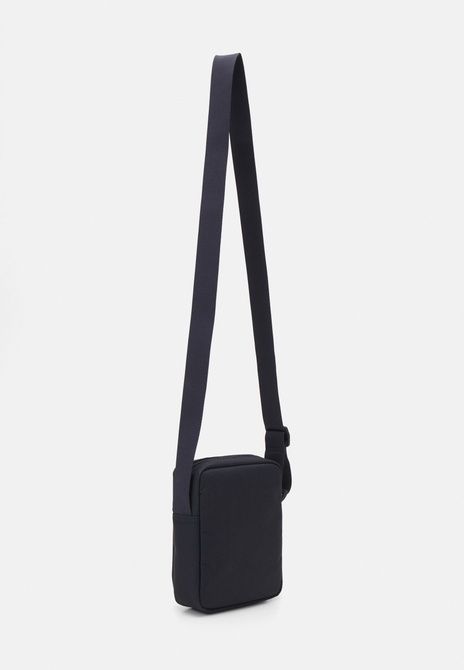 Lacoste VERTICAL CAMERA Bag UNISEX - Crossbody Bag Abimes NU4788NE-L24 &mdash; фото 2 из 3