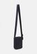 Lacoste VERTICAL CAMERA Bag UNISEX - Crossbody Bag Abimes NU4788NE-L24 &mdash; фото 2 из 3