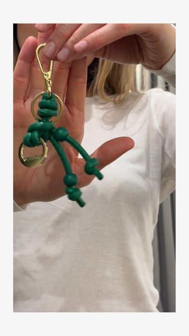 Valentino Bags Eloura Keyring Smeraldo VPCA0M04-277 &mdash; фото 2 из 4