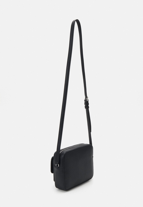 RE LOCK CAMERA Bag FLAP - Crossbody Bag BLACK Calvin Klein — Фото, Картинка BAG❤BAG Купить оригинал Украина, Киев, Житомир, Львов, Одесса ❤bag-bag.com.ua