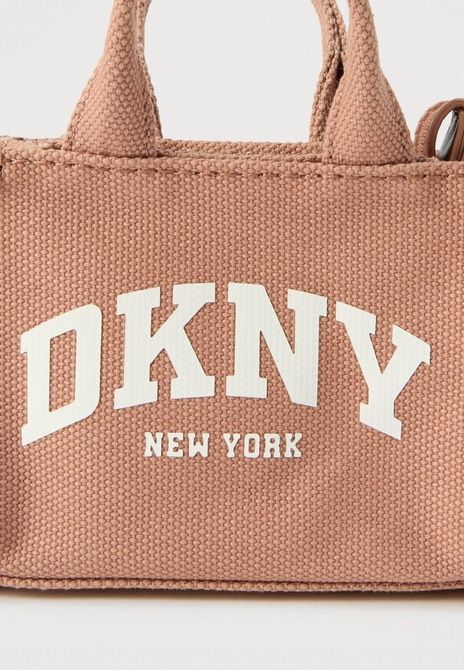 DKNY Hadlee Mini Cross Body Handbag Hot Cocoa Hot Cocoa R53AOM56-FQ3 &mdash; фото 4 з 4