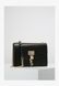 ELISSA - Crossbody Bag Black / Gold DKNY — 1/7 Фото, Картинка BAG❤BAG Купить оригинал Украина, Киев, Житомир, Львов, Одесса ❤bag-bag.com.ua