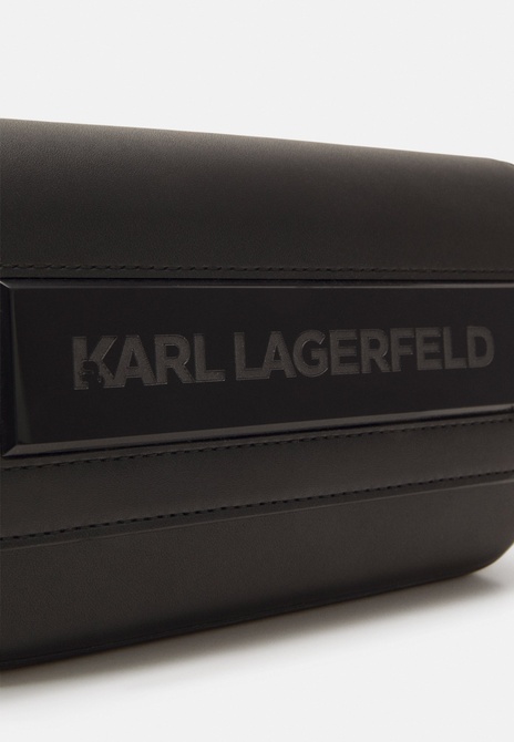 IKON SMALL FLAP - Crossbody Bag BLACK KARL LAGERFELD — Фото, Картинка BAG❤BAG Купить оригинал Украина, Киев, Житомир, Львов, Одесса ❤bag-bag.com.ua