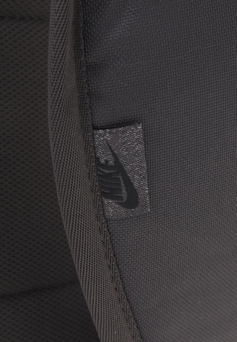 HERITAGE UNISEX - Backpack Medium ash / Black Nike — Фото, Картинка BAG❤BAG Купить оригинал Украина, Киев, Житомир, Львов, Одесса ❤bag-bag.com.ua