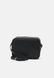 SCULPTED CAMERA Bag PIPPING - Crossbody Bag BLACK Calvin Klein — 1/4 Фото, Картинка BAG❤BAG Купить оригинал Украина, Киев, Житомир, Львов, Одесса ❤bag-bag.com.ua