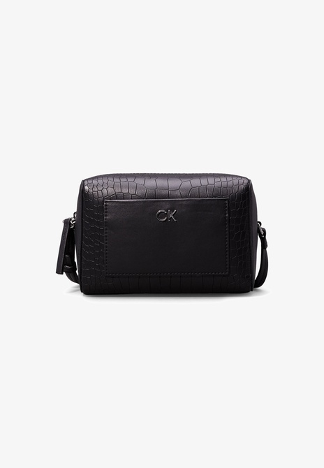 DAILY CAMERA Bag - Crossbody Bag BLACK Calvin Klein — Фото, Картинка BAG❤BAG Купить оригинал Украина, Киев, Житомир, Львов, Одесса ❤bag-bag.com.ua