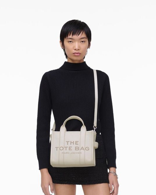 MARC JACOBS The Leather Small Tote Bag COTTON / SILVER H009L01SP21 &mdash; фото 2 из 7