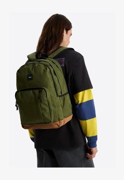 Vans Old Skool Trek Backpack Unisex Backpack Dark Green 000HRH-PORT ROYALE-HW24 &mdash; фото 1 из 5