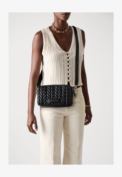 KARL LAGERFELD Weave Camera Bag Crossbody Bag Black BLACK A3W30067 &mdash; фото 1 из 6