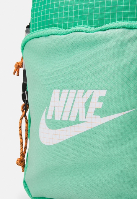 HERITAGE UNISEX - Crossbody Bag Spring green / White Nike — Фото, Картинка BAG❤BAG Купить оригинал Украина, Киев, Житомир, Львов, Одесса ❤bag-bag.com.ua