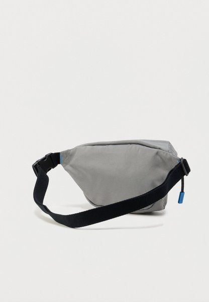 Calvin Klein Bold Waistbag Unisex Belt Bag Cloudburst Cloudburst LV04D3116G-PBB &mdash; фото 1 из 3